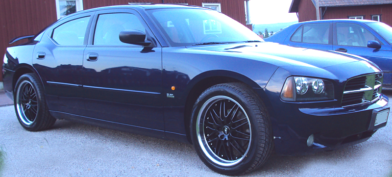 Fälgar Zero Munchen Gloss Black och 275/40 R20, Dodge Charger SXT 2006