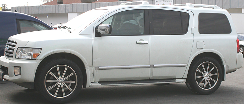 Fälgar Wolfrace Genesis och 305/45 R22, Infinity QX56 2008