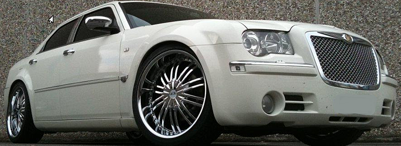 Chrysler 300C RWD 2006 Fälgar Lexani TZ-128 CHROME och 265/35 R22, Chrysler 300C RWD 2006