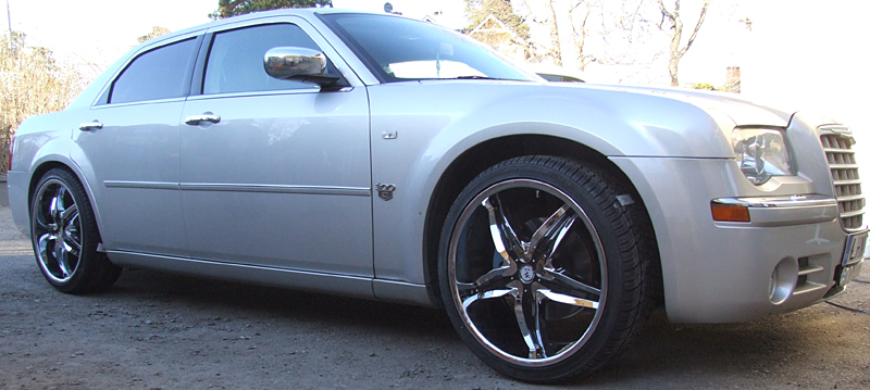 Fälgar Zero Attivo Chrom Black inserts och 265/35 R22, Chrysler 300C