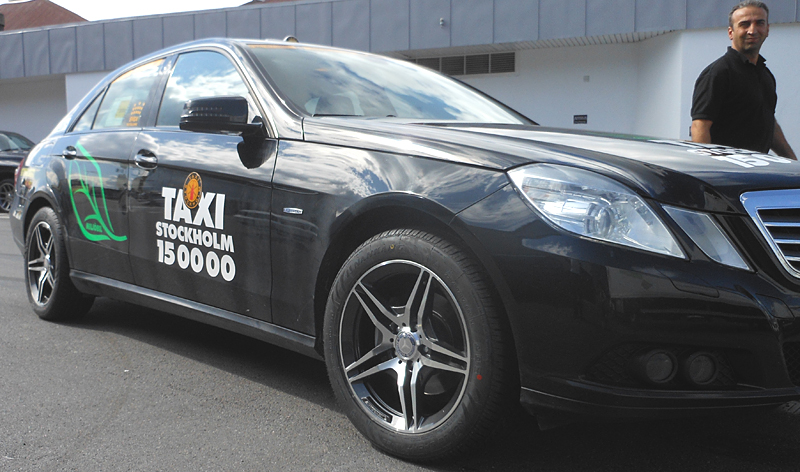 Fälgar Aluworx AMX och 225/50/17, Mercedes E220 2012