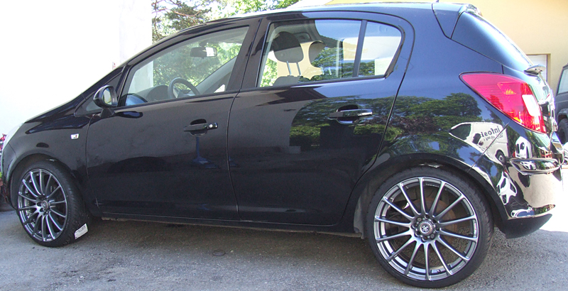 Fälgar Wolfrace Pro Lite Gun Metal och 215/35 R18, Opel Corsa 2008