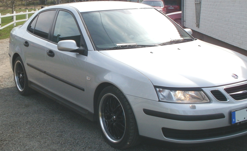 Fälgar Zero Ess Gloss Black och 225/40 R18, SAAB 9-3 2004