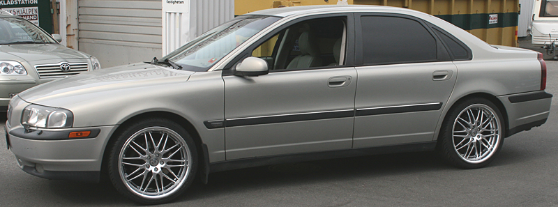 Fälgar Zerooq Munchen Brilliant Silver och 235/35/19, Volvo S80 1999
