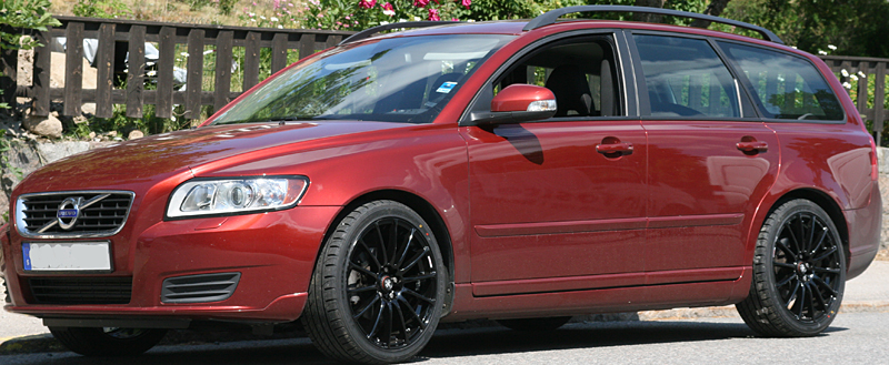 Fälgar Wolfrace Pro Lite Black och 225/40 R18, Volvo V50 2010