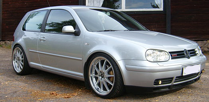 Fälgar ACE Monaco och 225/35 R19, VW Golf Gti 2000