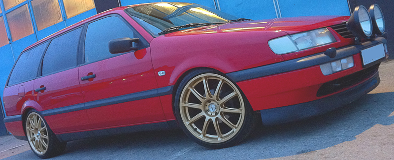 Fälgar Inovit Tarmac GOLD och 215/35 R18, VW Passat 1995